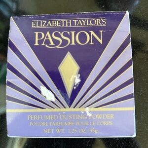Elizabeth Taylor passion dusting powder